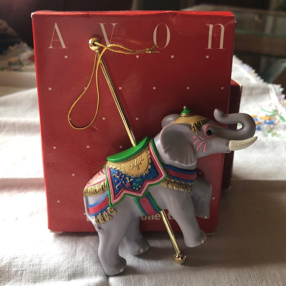 Vintage Avon The Gift Collection Carousel Ornament Regal Elephant - Picture 1 of 9
